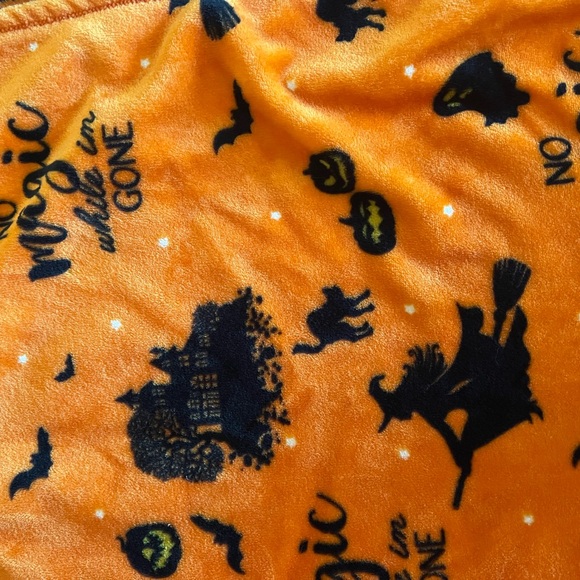 SOFT Orange Fleece Blanket - Picture 5 of 5
